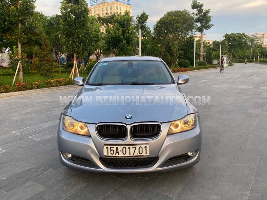 BMW 3 Series 320i 2010